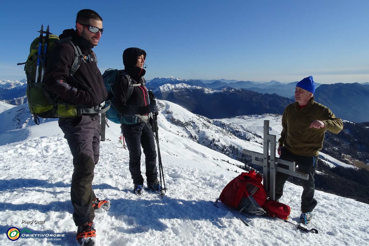 45 Breve sosta con Luca, Alice e il nostro fotografo di vetta!.JPG